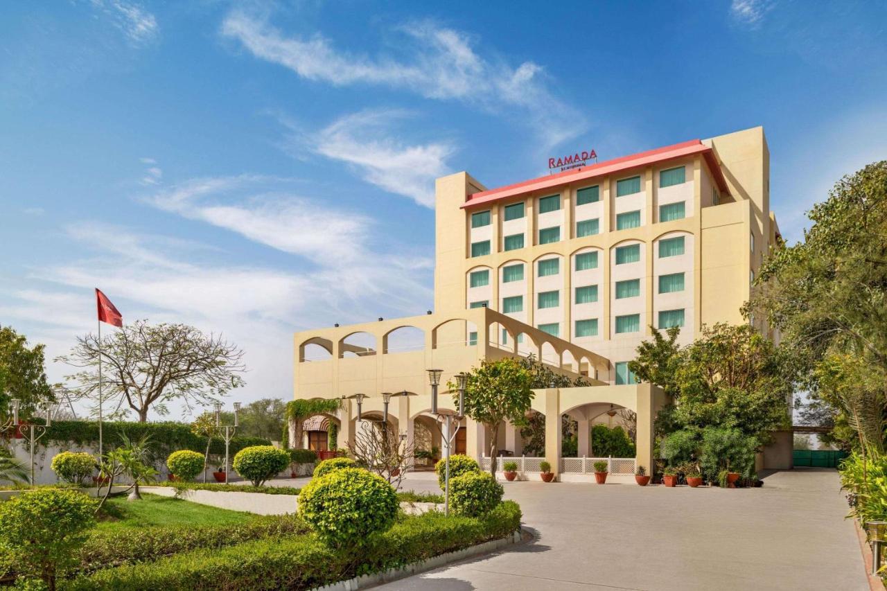 Готель Ramada By Wyndham Jaipur Jaisinghpura Екстер'єр фото