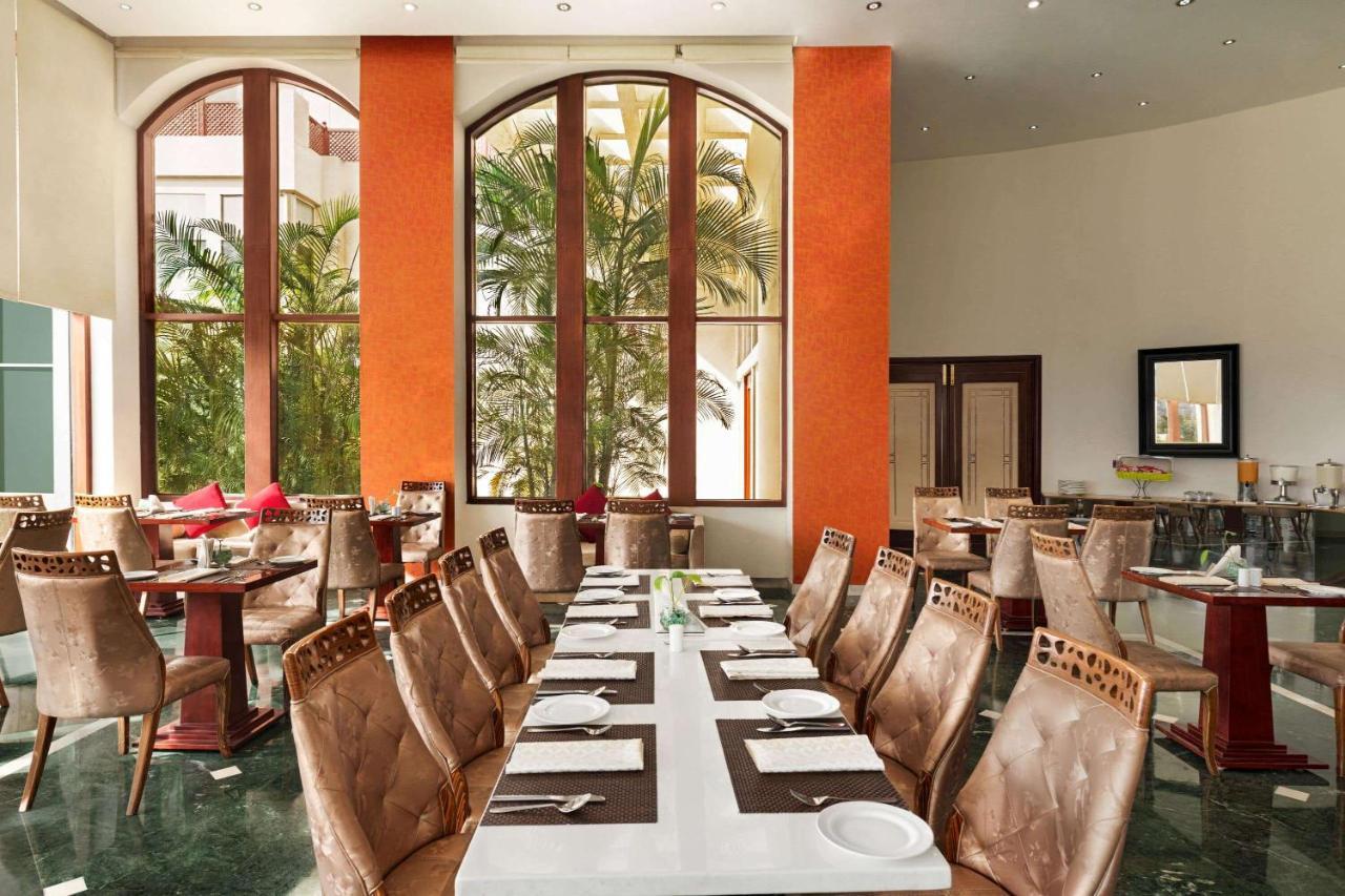 Готель Ramada By Wyndham Jaipur Jaisinghpura Екстер'єр фото