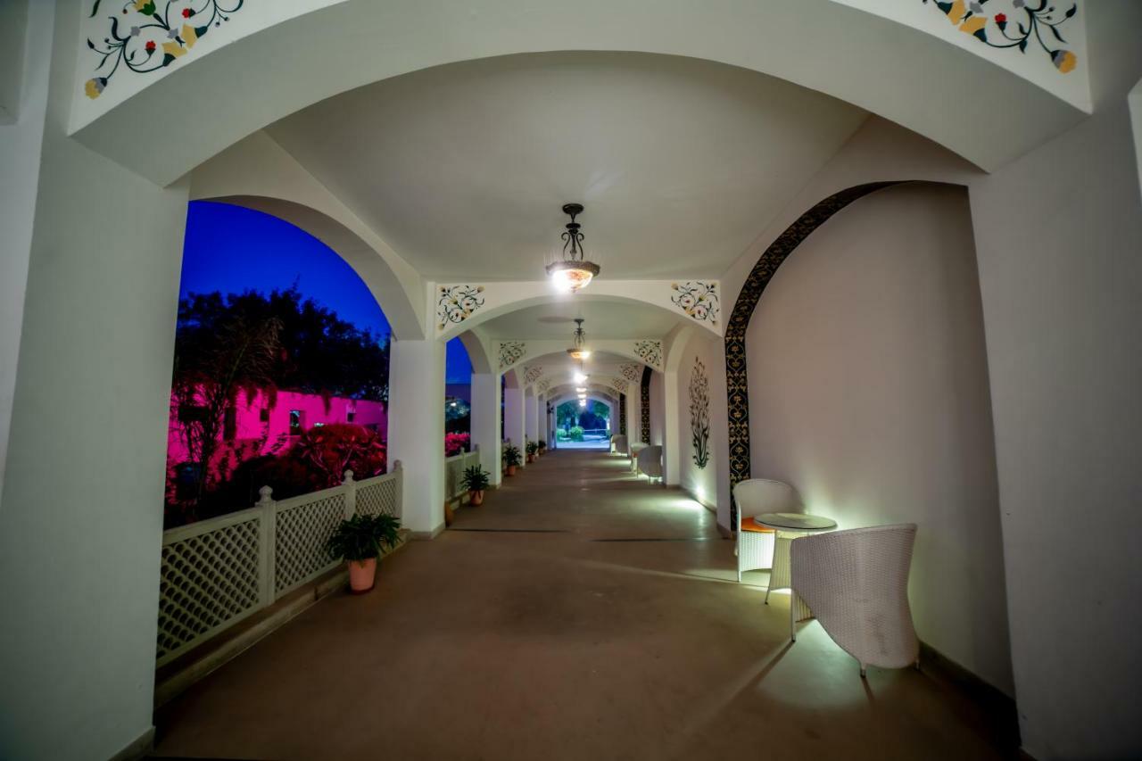 Готель Ramada By Wyndham Jaipur Jaisinghpura Екстер'єр фото