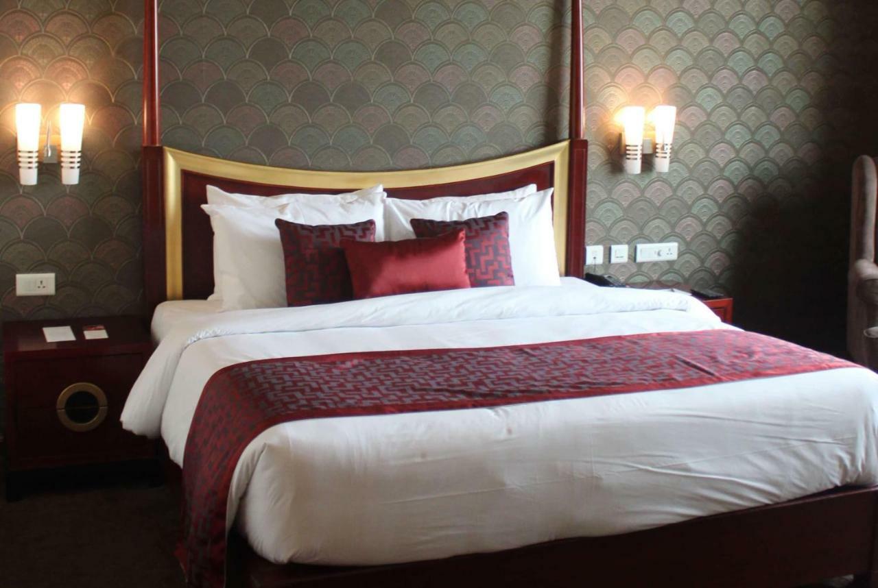 Готель Ramada By Wyndham Jaipur Jaisinghpura Екстер'єр фото