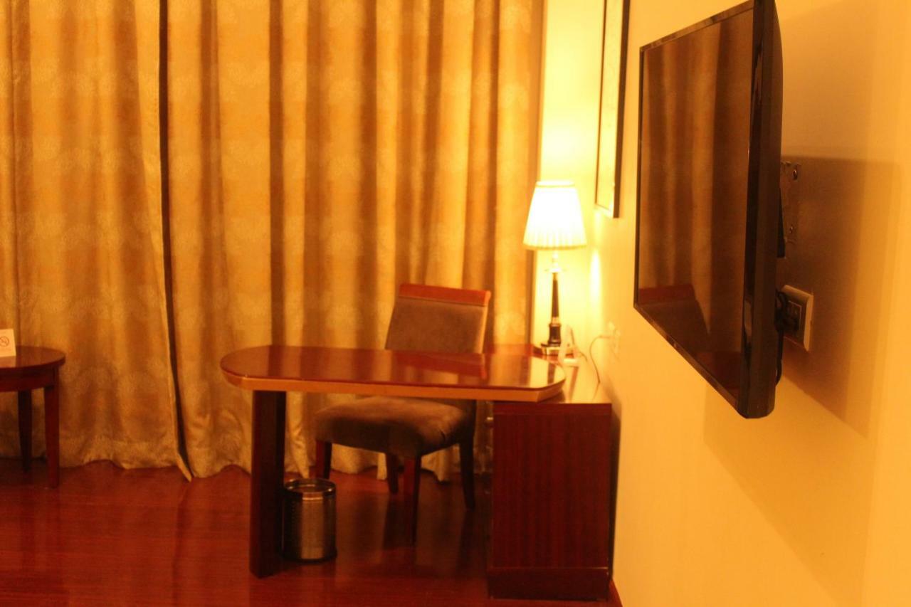 Готель Ramada By Wyndham Jaipur Jaisinghpura Екстер'єр фото