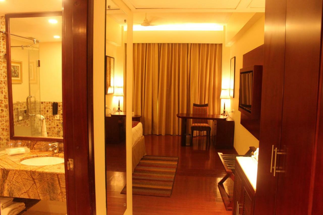 Готель Ramada By Wyndham Jaipur Jaisinghpura Екстер'єр фото
