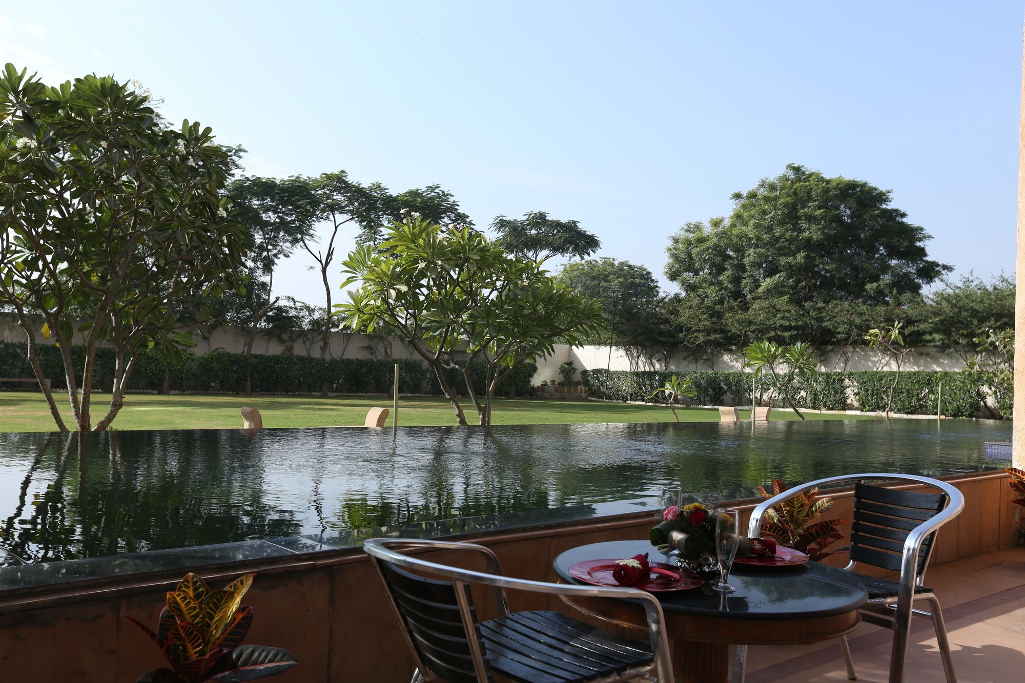 Готель Ramada By Wyndham Jaipur Jaisinghpura Екстер'єр фото